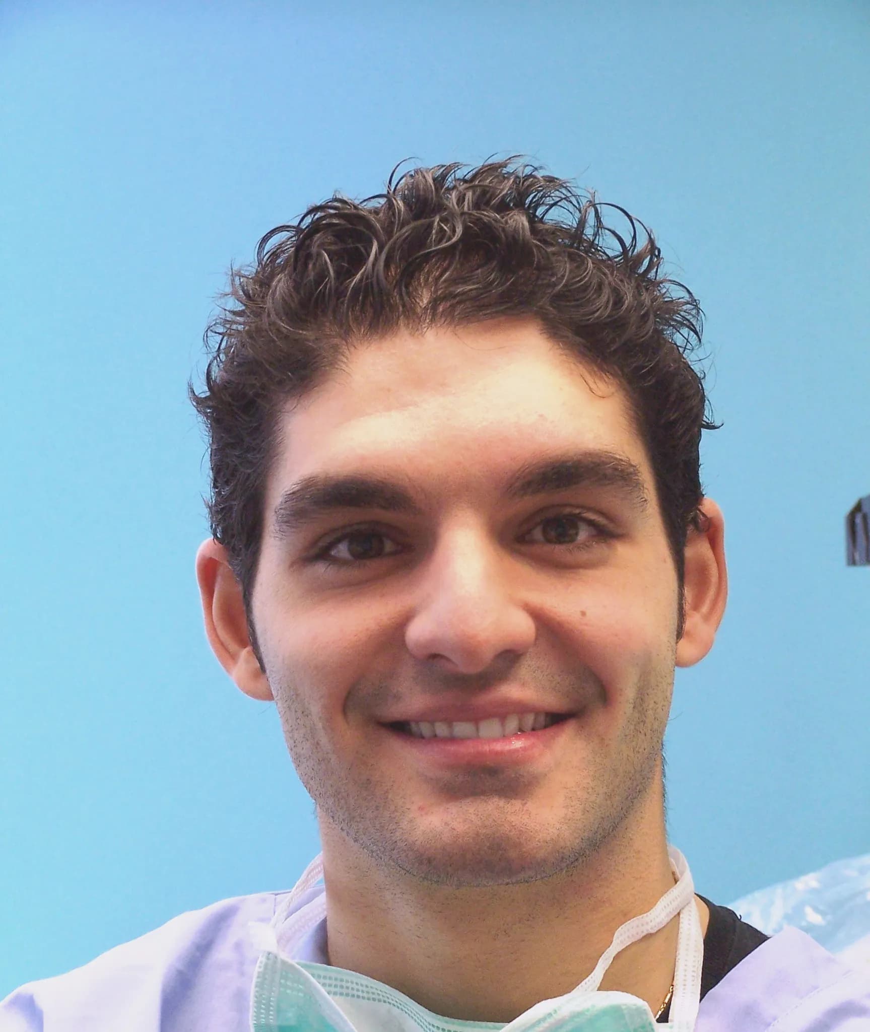 Portrait du Dr Avi Cohen, chirurgien-dentiste